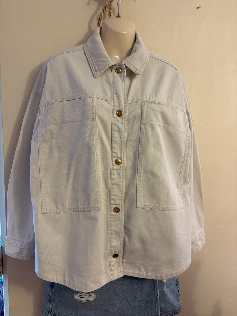 Zara White Oversized Button-Front Jean Jacket. Cotton